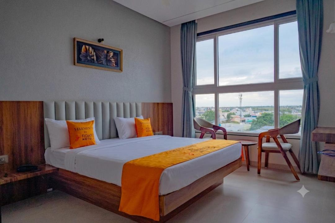 Photo of Bedroom in Akalkot