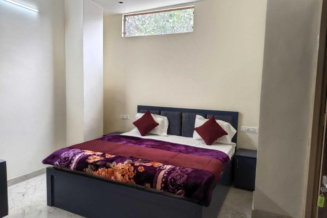 Photo of Bedroom in Alambagh