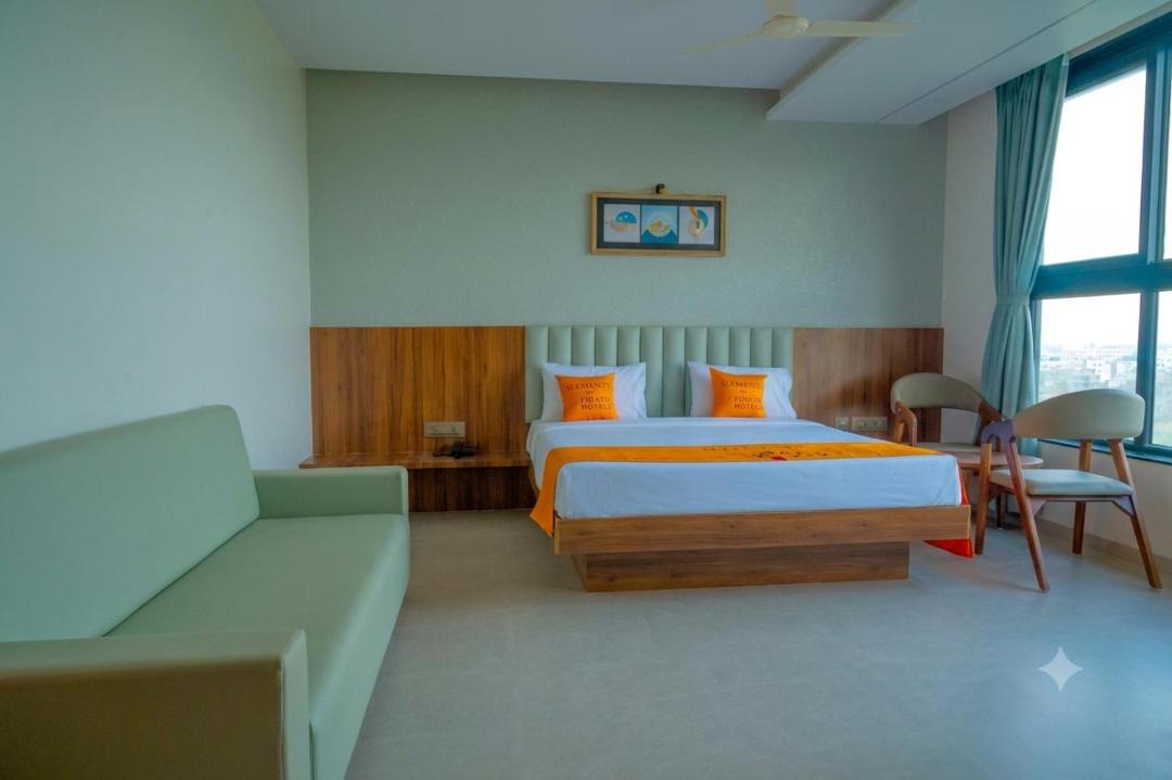 Photo of Bedroom in Akalkot