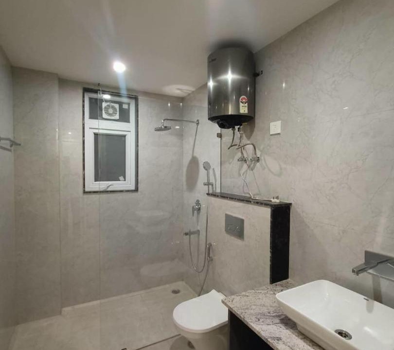 Photo of Bathroom in DLF Phase 5