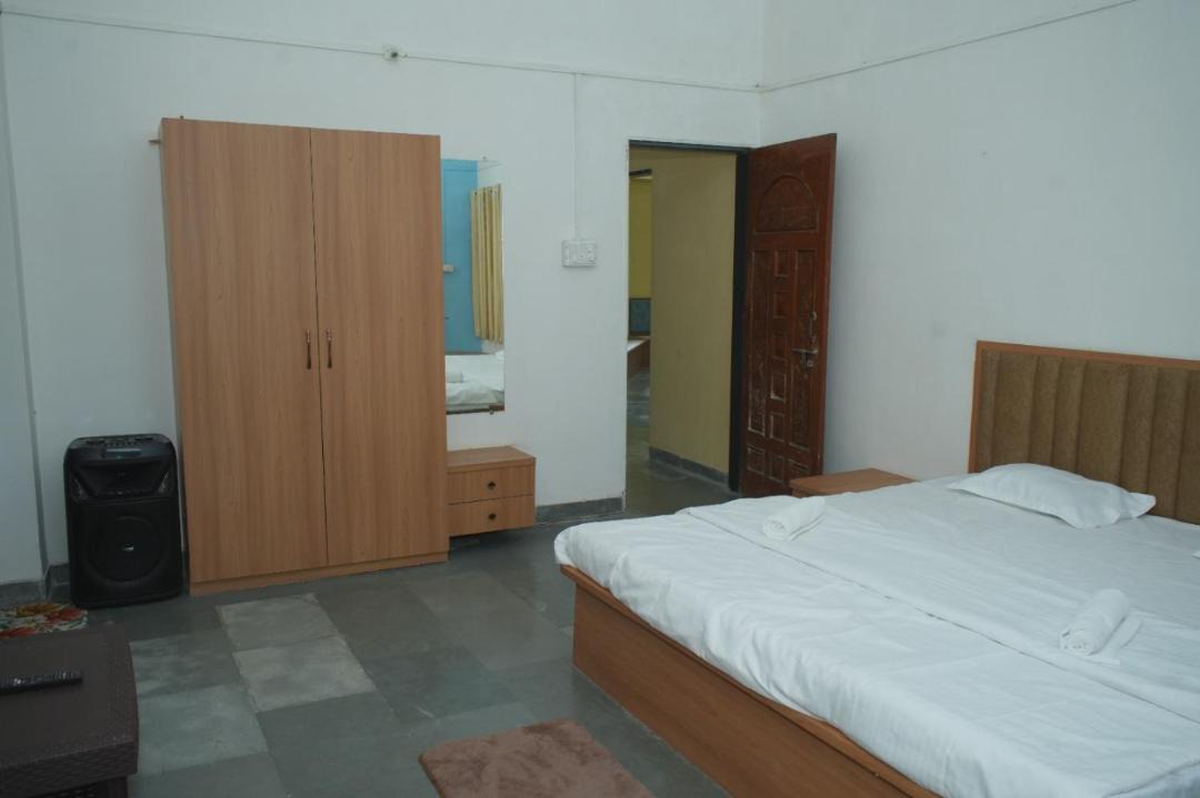 Photo of Others in Somatane