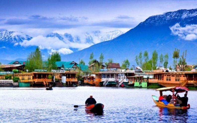 Photo of Others in Dal Lake