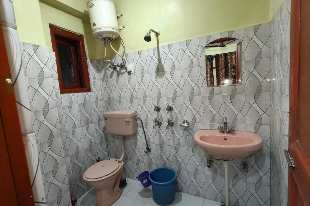 Photo of Bathroom in Bhagsu Nag