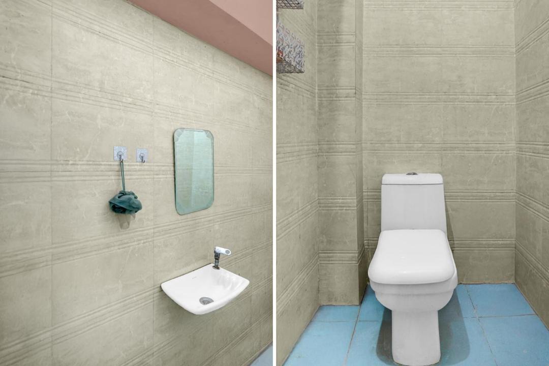 Photo of Bathroom in Alambagh