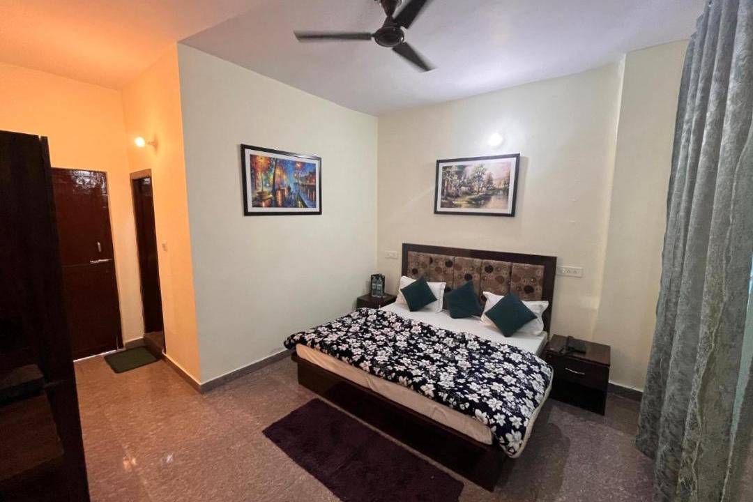 Photo of Bedroom in Narainkoti
