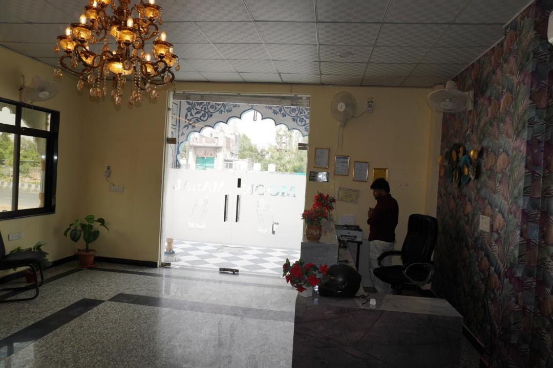 Photo of Others in Amer