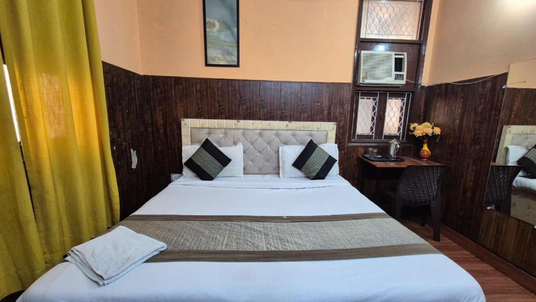 Photo of Bedroom in Mayapuri