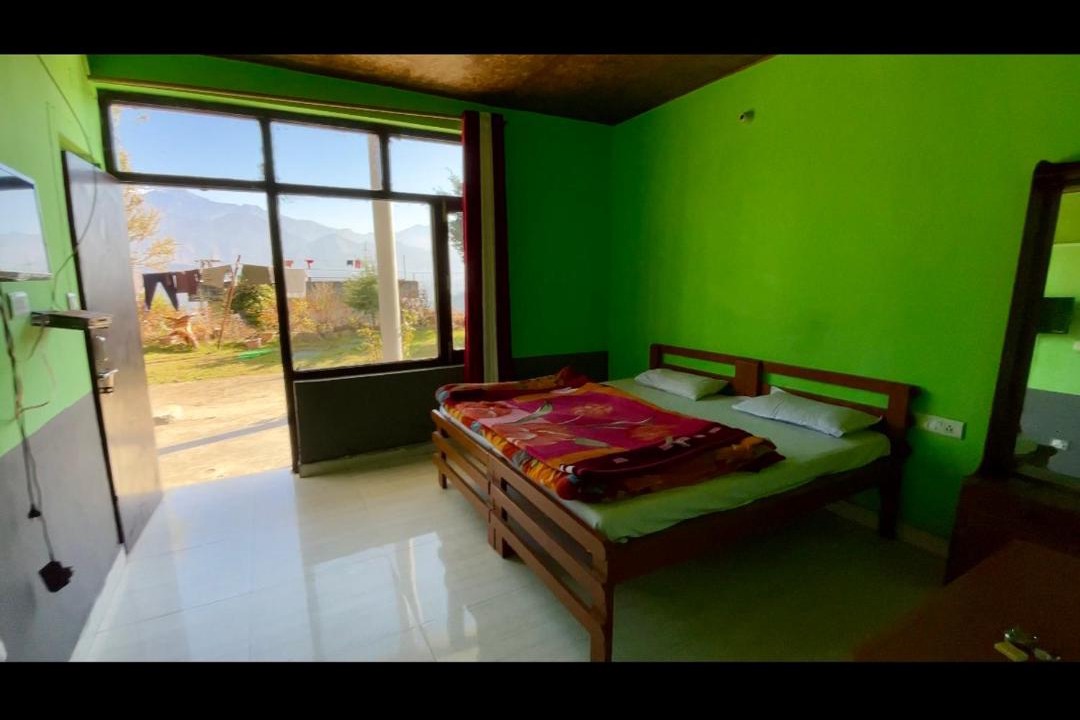 Photo of Bedroom in Munsyari