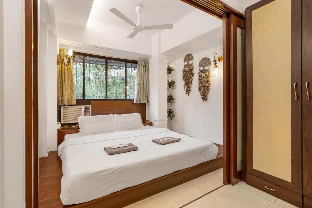Photo of Bedroom in Pali Hill