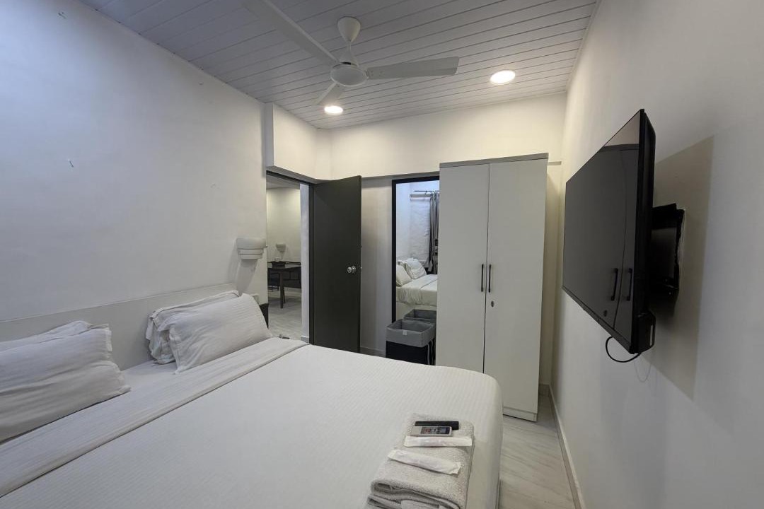Photo of Bedroom in Pali Hill