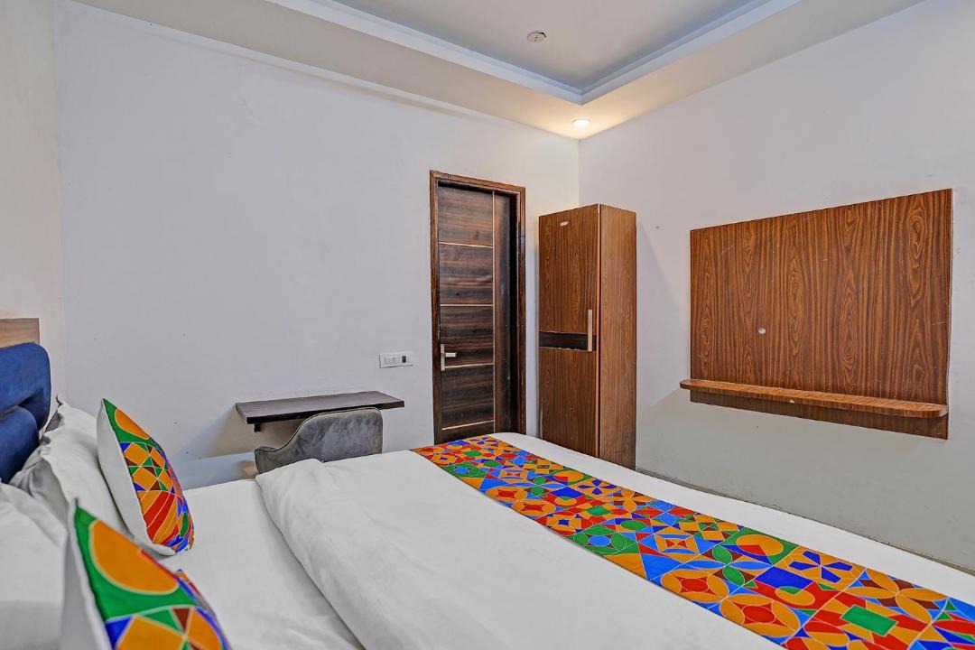 Photo of Bedroom in Sector 62