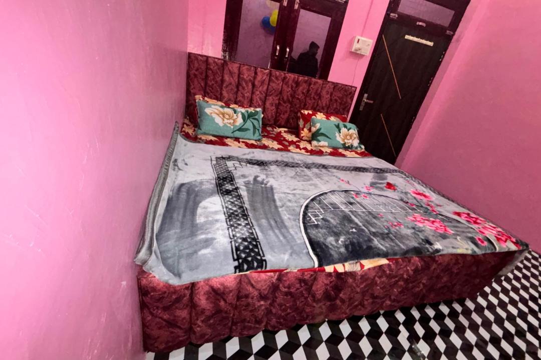 Photo of Bedroom in Safipur