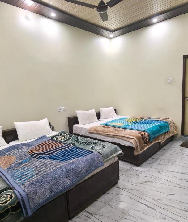Photo of Bedroom in Chamoli