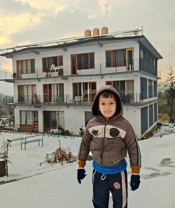Photo of Others in Gunehr