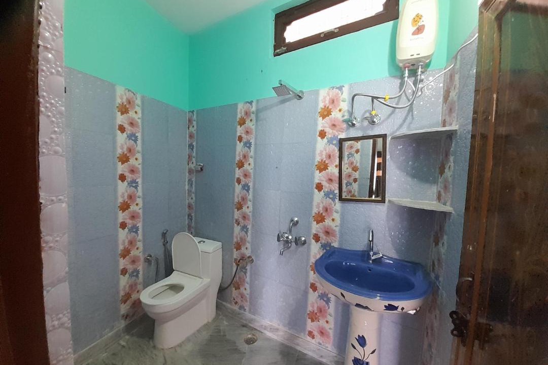 Photo of Bathroom in Guptkashi