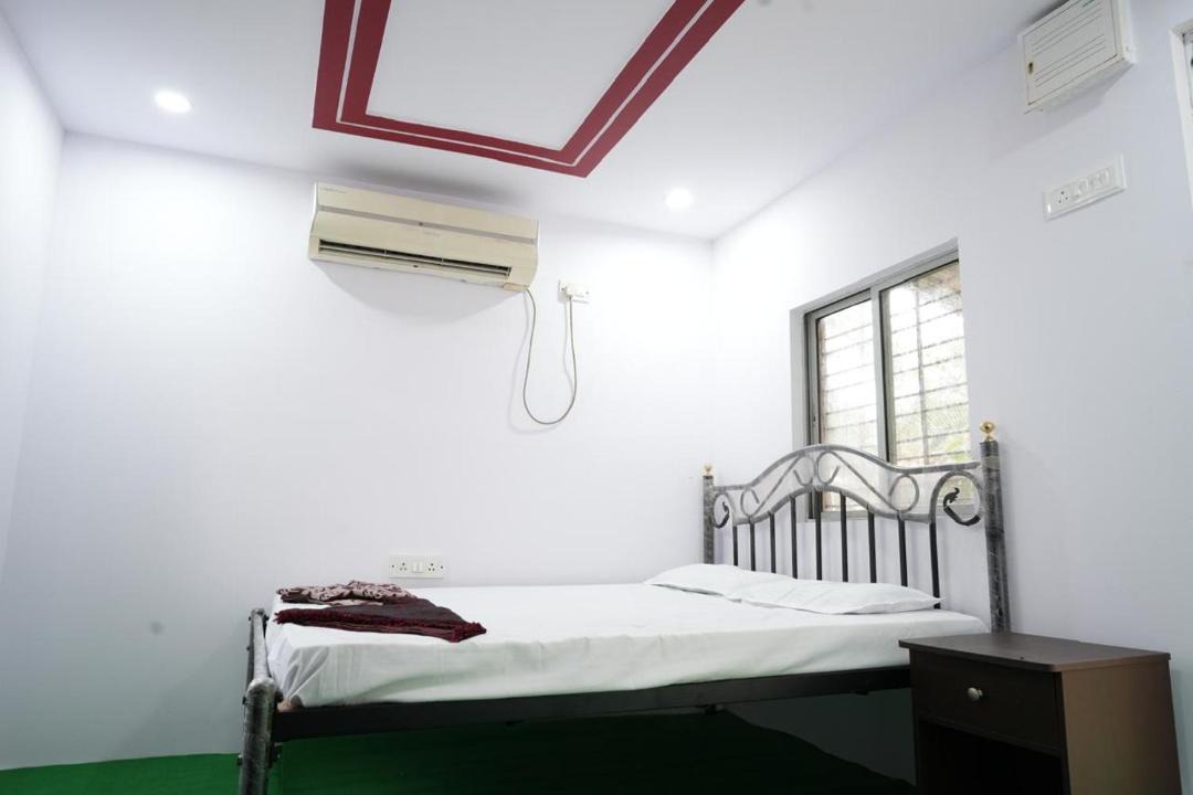 Photo of Bedroom in Karwar