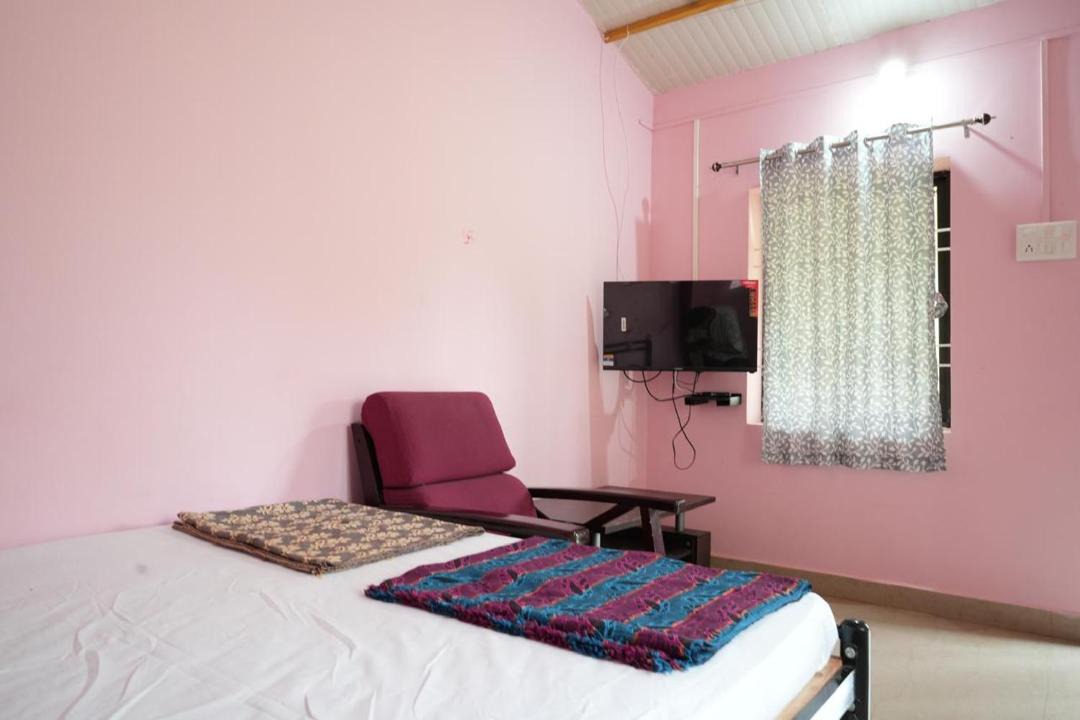 Photo of Bedroom in Karwar
