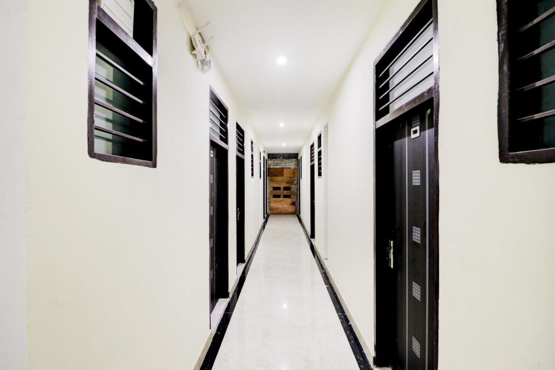 Photo of Others in DLF Phase 1