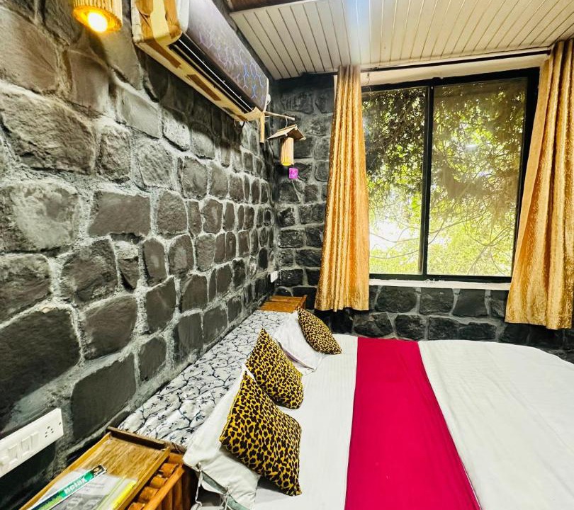 Photo of Bedroom in Kanha