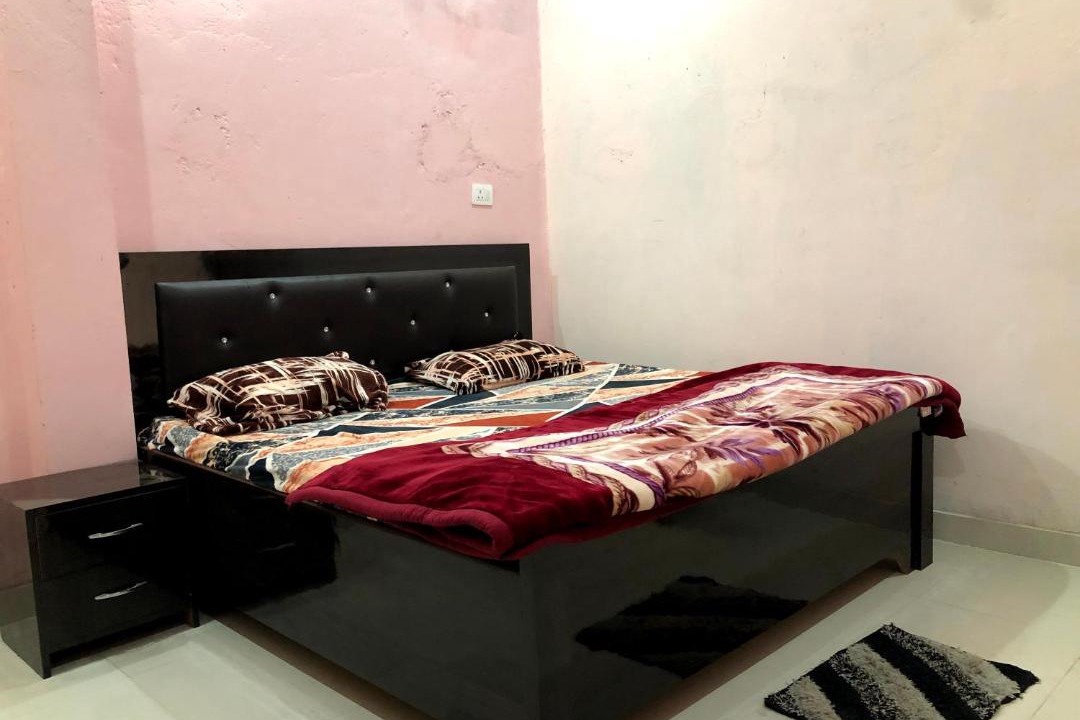 Photo of Bedroom in Jhusi