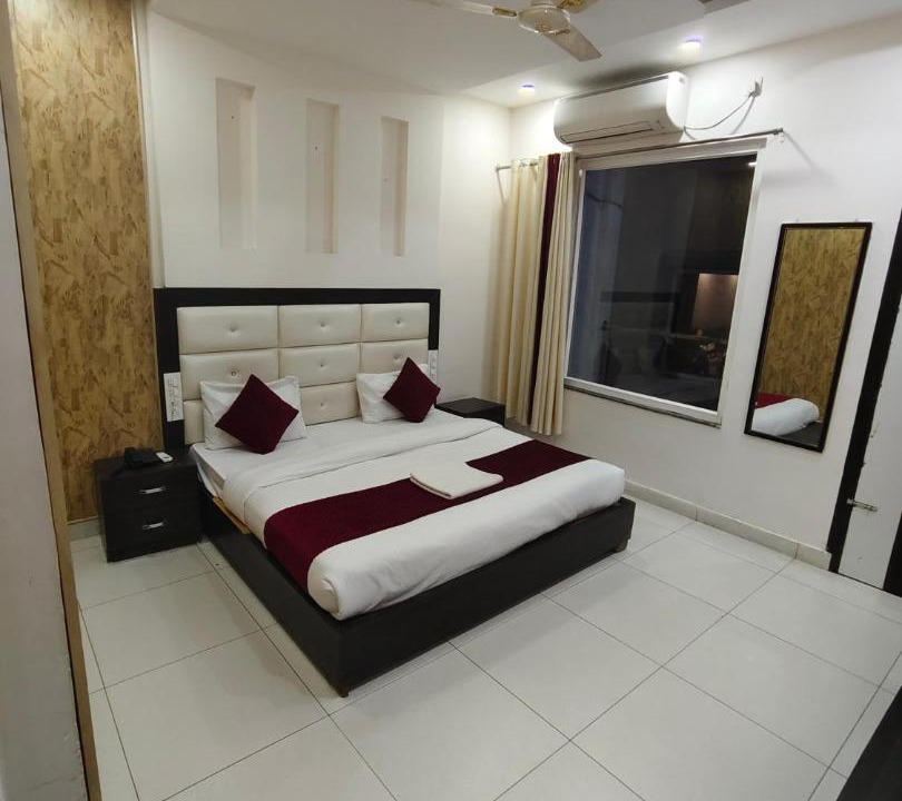Photo of Bedroom in Tapovan