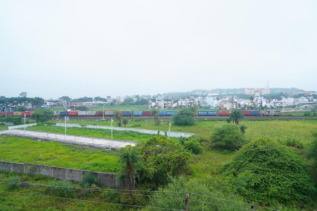 Photo of Others in Rau