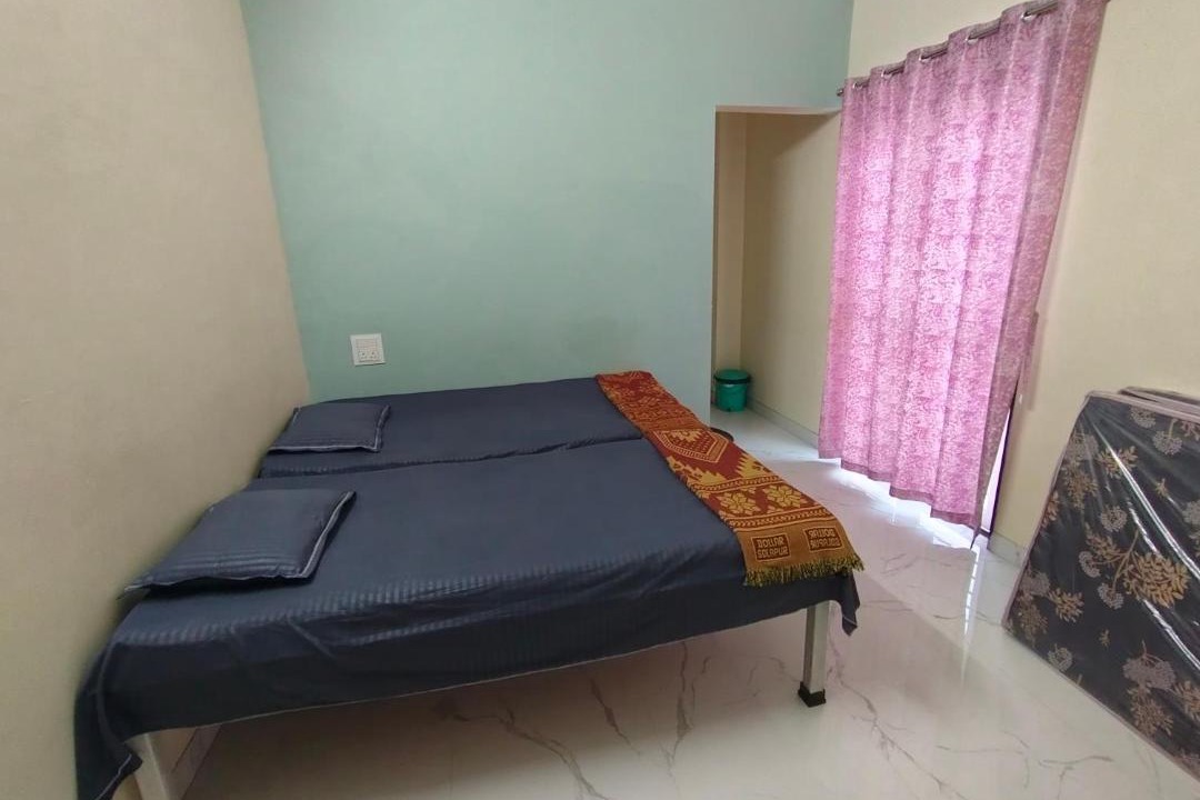 Photo of Bedroom in Akalkot