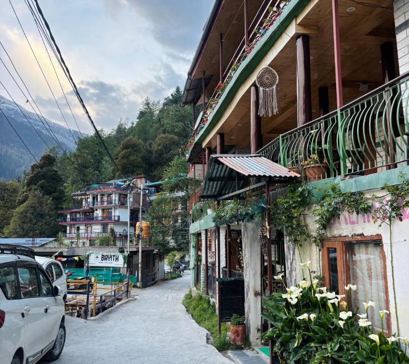 Photo of Others in Old Manali