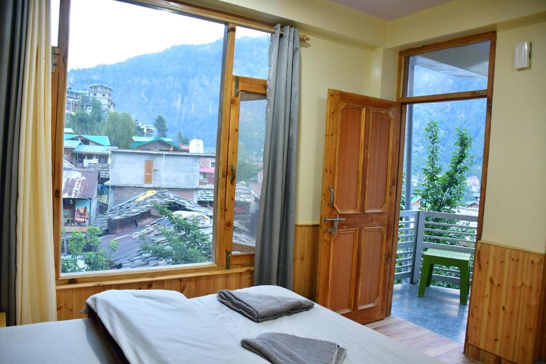 Photo of Others in Old Manali