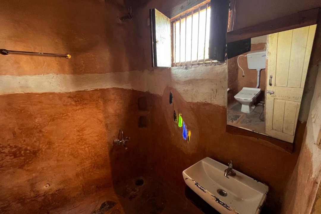 Photo of Bathroom in Mahabaleshwar