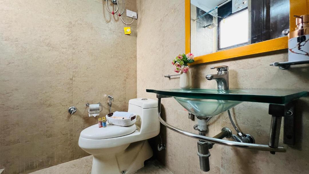 Photo of Bathroom in Green Park