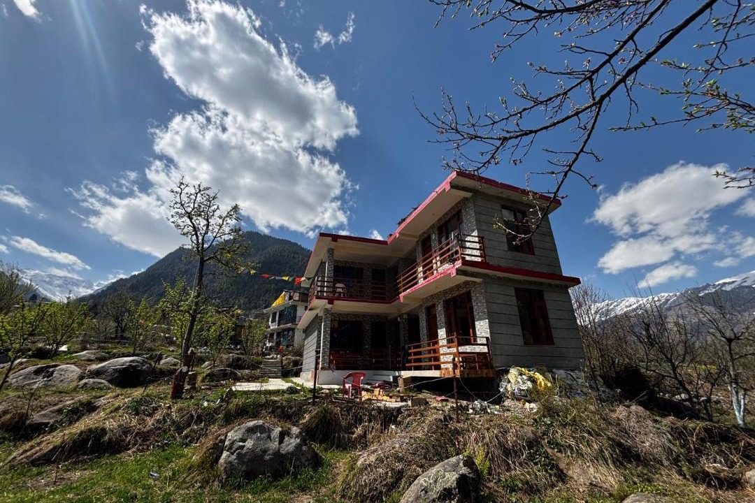 Photo of Others in Old Manali