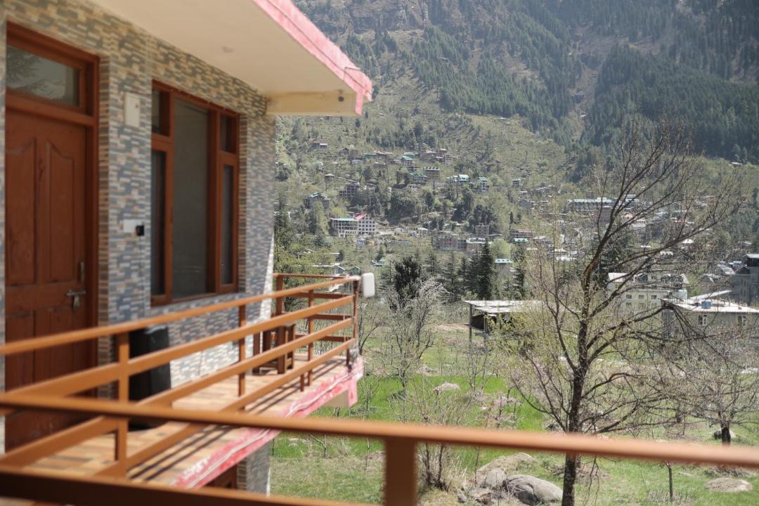 Photo of Others in Old Manali