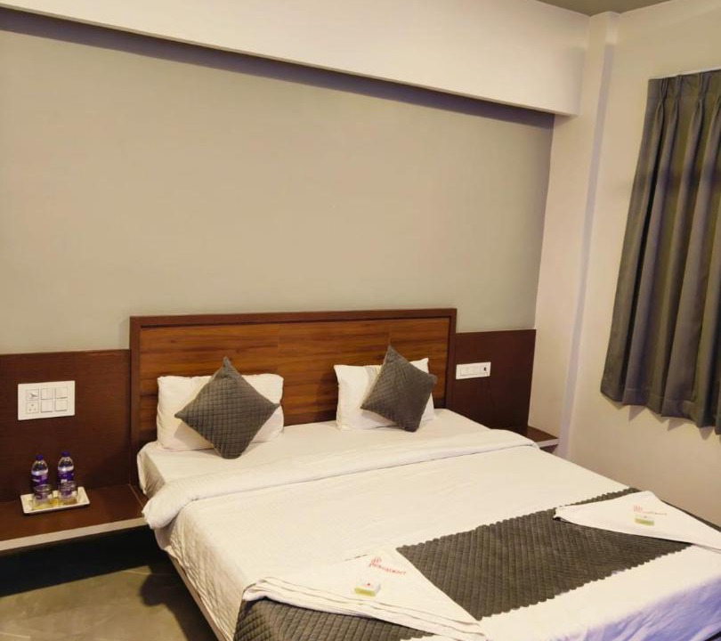Photo of Bedroom in Akalkot
