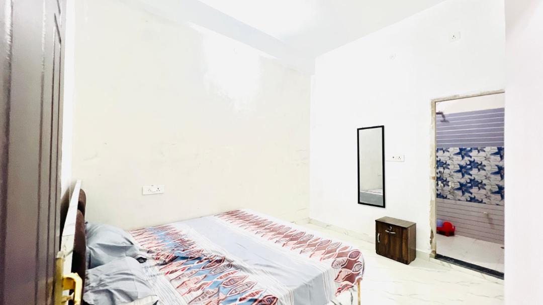 Photo of Bedroom in Naini