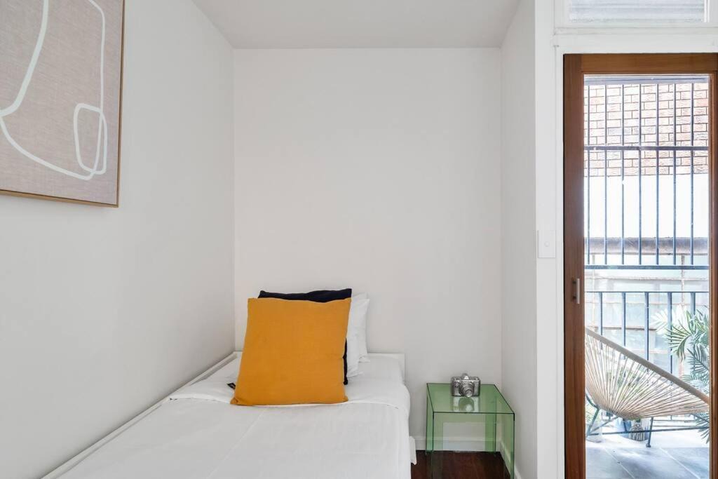 Photo of Others in Edgecliff