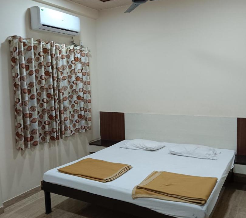 Photo of Bedroom in Akalkot