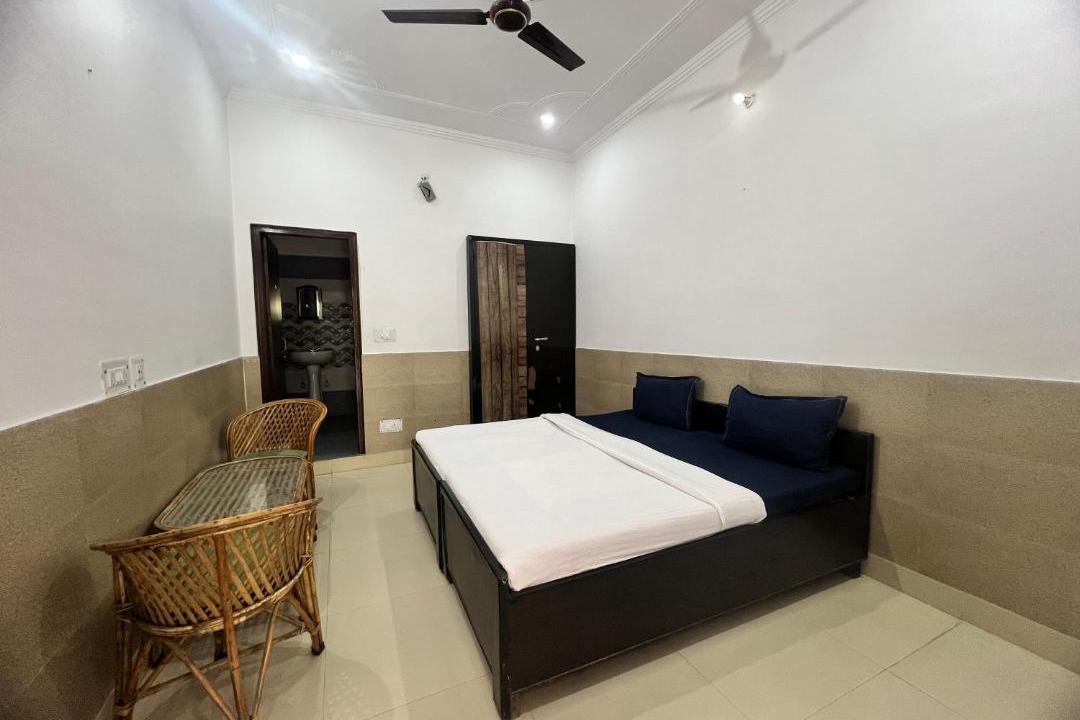 Photo of Bedroom in Tapovan