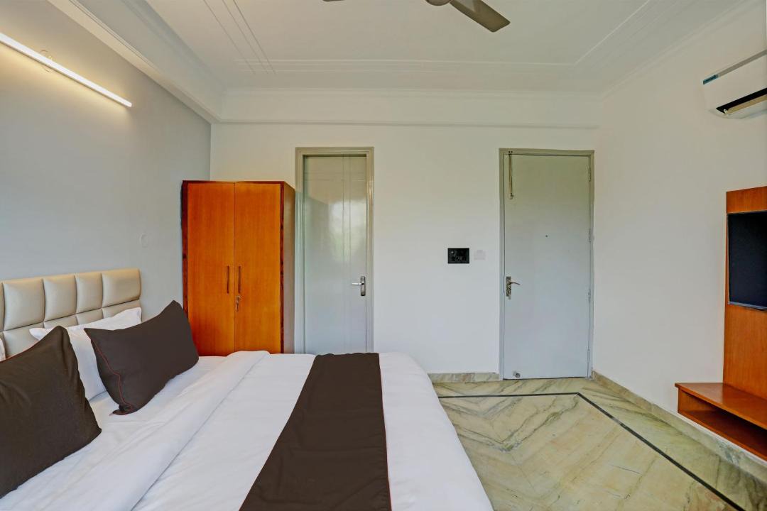 Photo of Bedroom in Sushant Lok