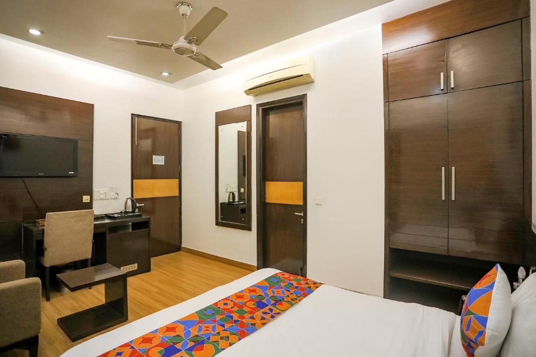 Photo of Others in DLF Phase 3
