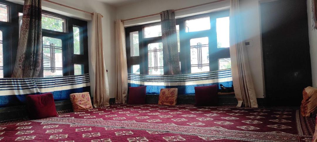 Photo of Others in Srinagar