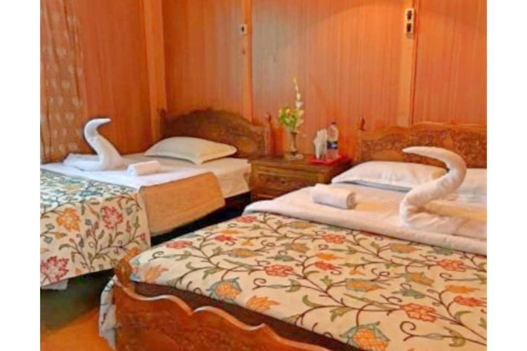 Photo of Bedroom in Dal Lake