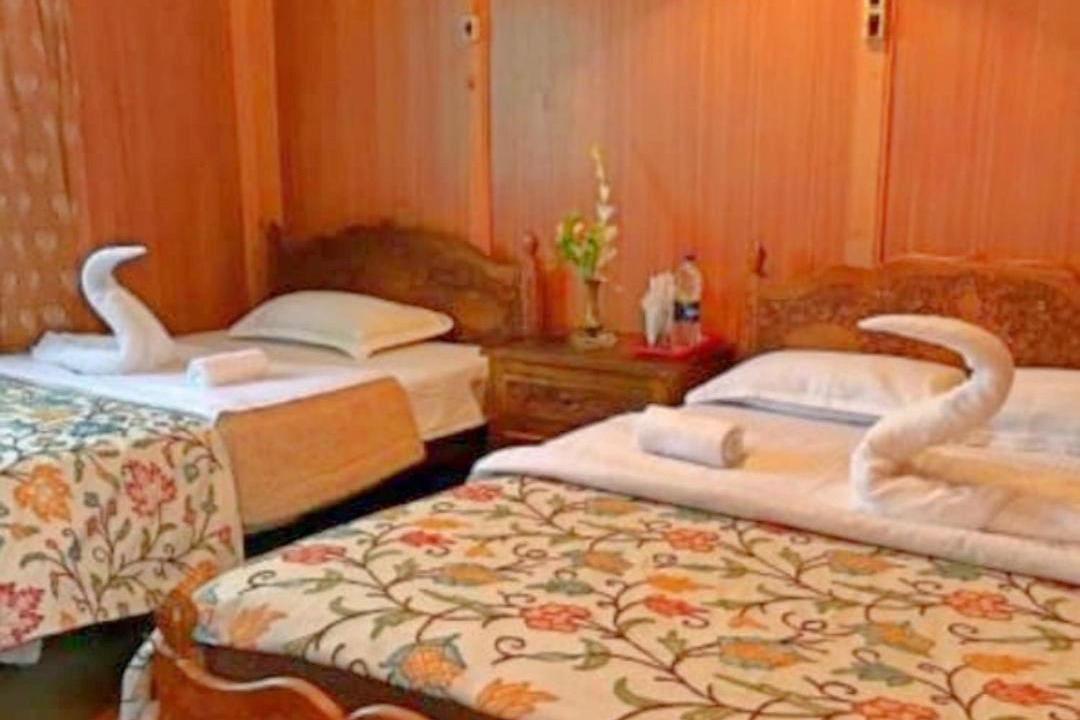 Photo of Bedroom in Dal Lake