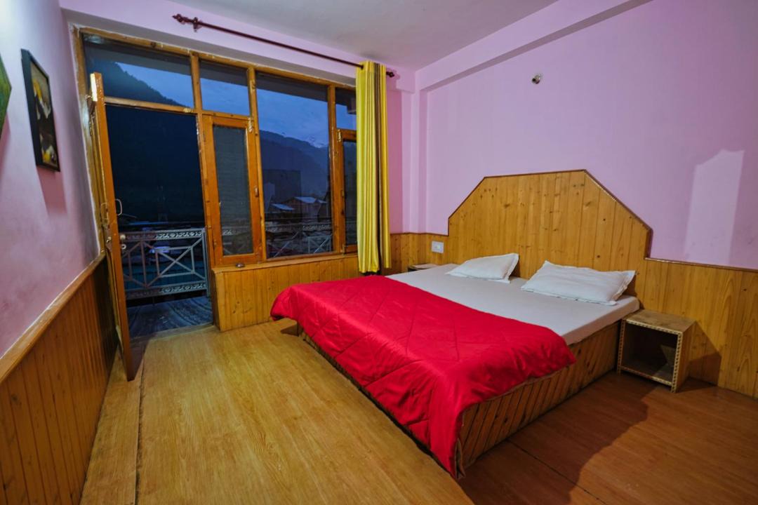 Photo of Others in Old Manali