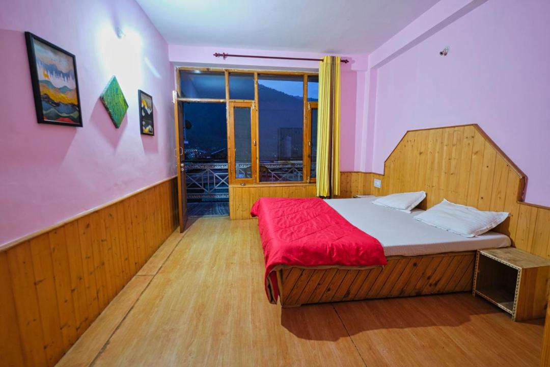Photo of Others in Old Manali