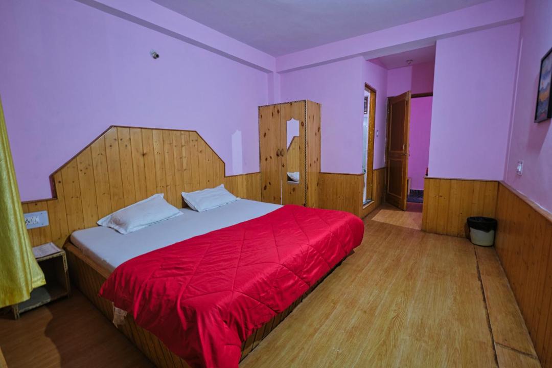 Photo of Others in Old Manali