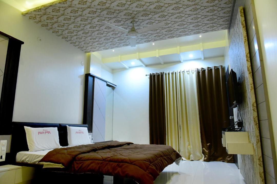 Photo of Bedroom in Satara