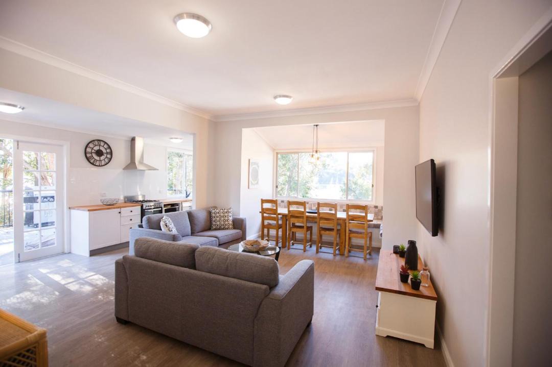Photo of Livingroom in Cottage Point