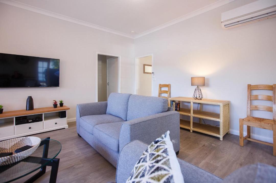 Photo of Livingroom in Cottage Point