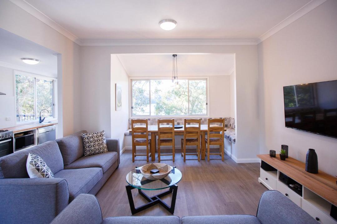 Photo of Livingroom in Cottage Point
